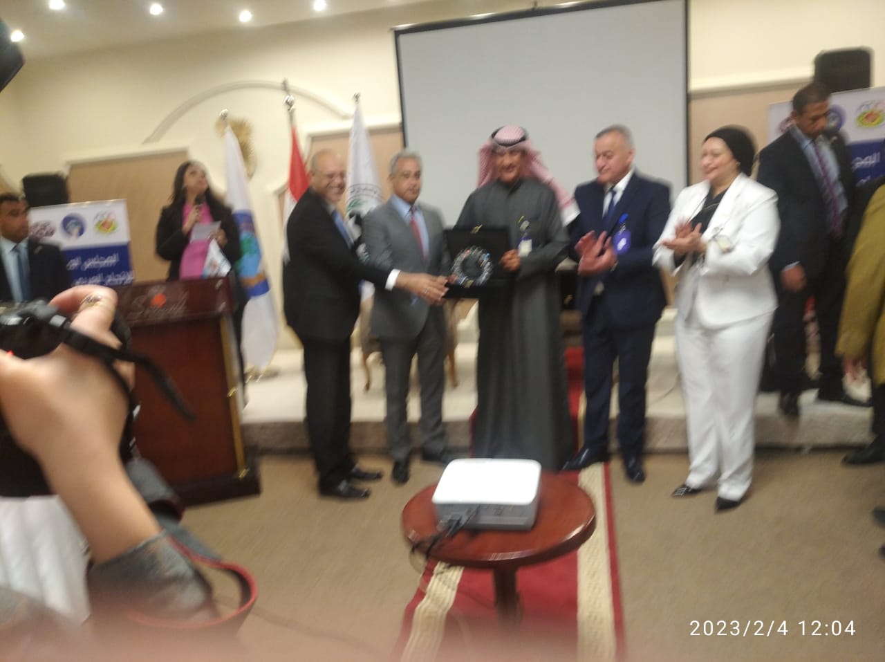 المجلس المركزى العربى لنقابات عمال البنوك والمصارف والتأمينات يكرم قادة العمل العربى