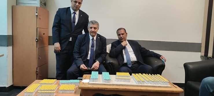 في قاع سحري بحقيبة راكبة أوكرانية.. جمارك الغردقة تضبط محاولة تهريب أدوية غير مرخصة