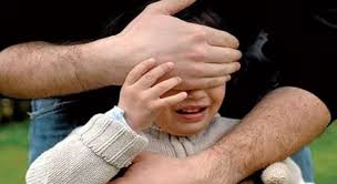 عاطل يختطف طفلة والحكم؟؟