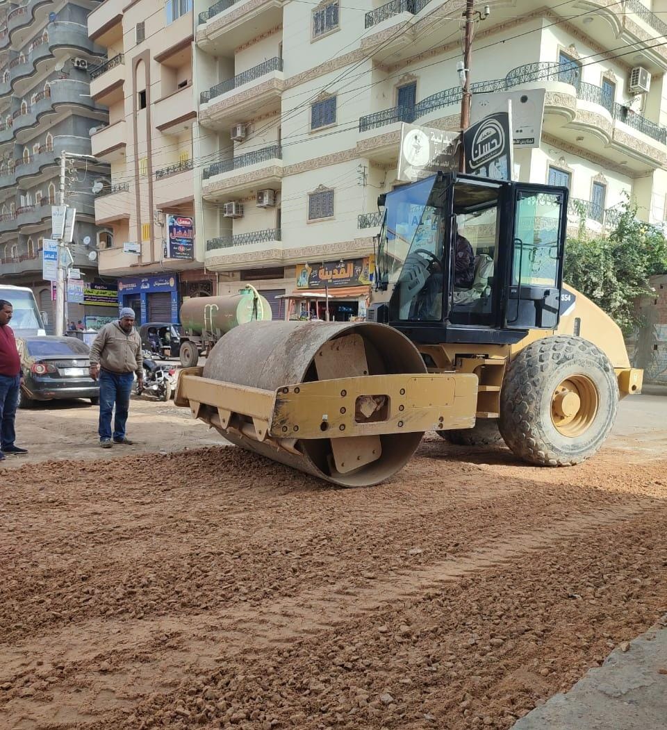 رصف منطقة الأطباء بشبراخيت بتكلفة تتعدى لـ٢ مليون بالبحيرة