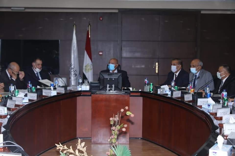 وزير النقل يترأس اجتماع الجمعية العامة العادية والغير عادية للشركة القابضة لمشروعات الطرق والكباري والنقل البري