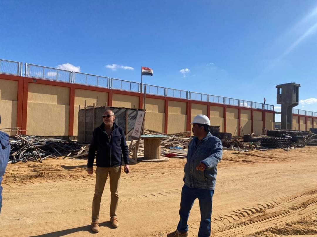 وزير الإسكان يتابع مشروعات البنية التحتية الجارية بمدينة أكتوبر الجديدة