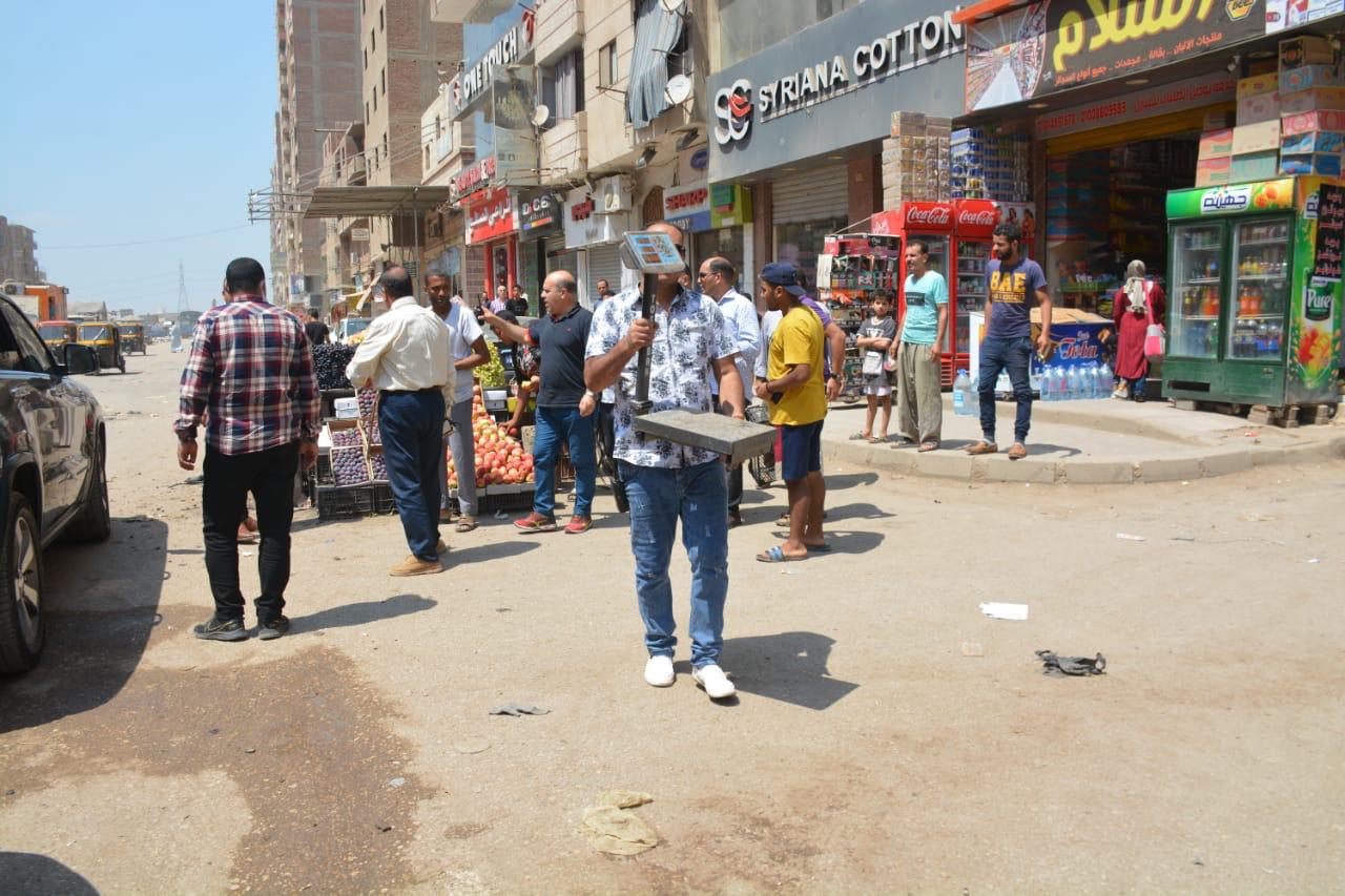 محافظ القليوبيه يقوم بجوله يتفقد خلالها عدداً من المشروعات الجاري تنفيذها للوقوف علي معدلات الإنجاز