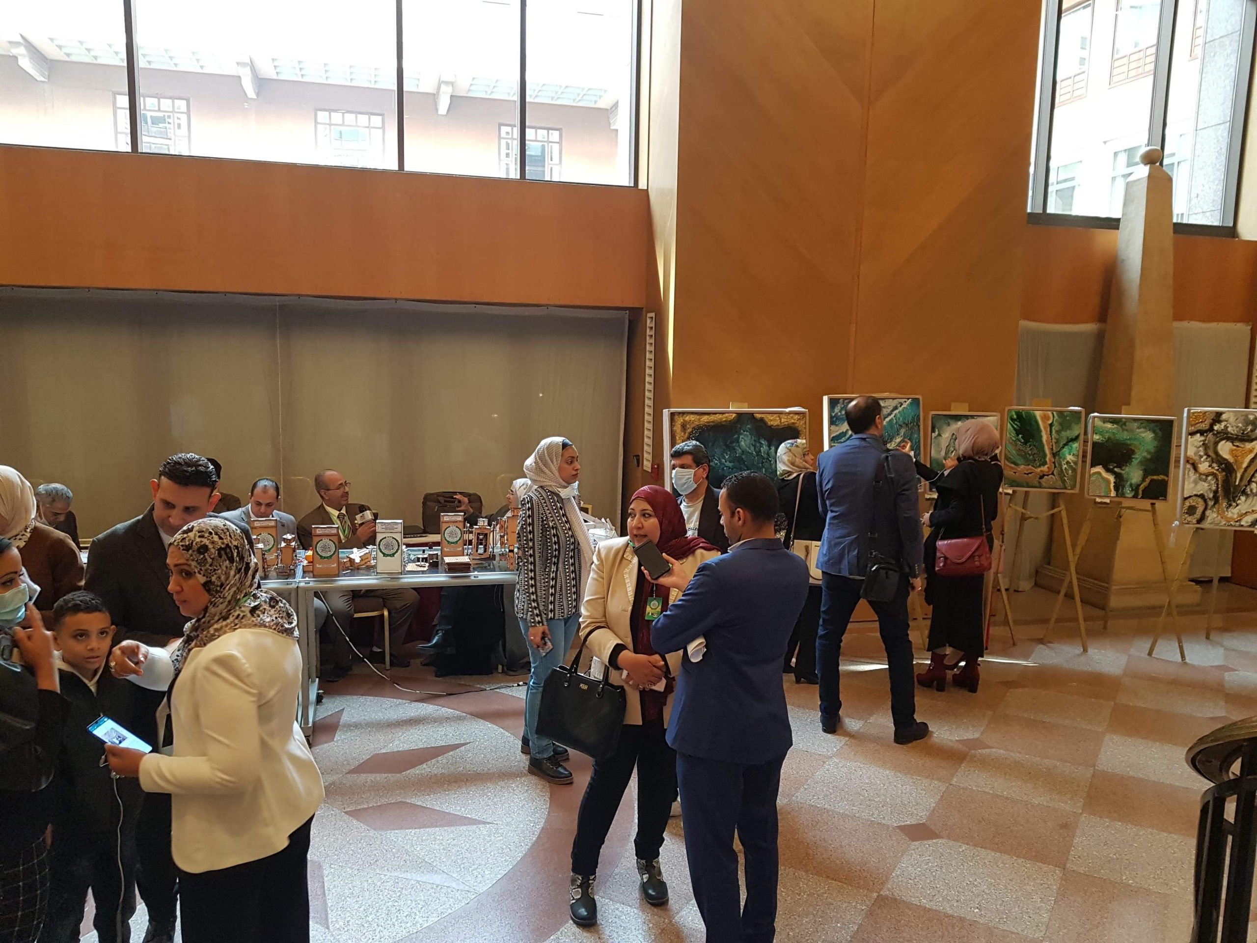 حنان راضي: الإقبال على معرض إشراقة عربية من مختلف البلدان العربية