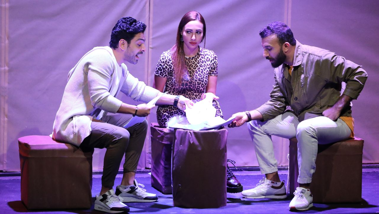 مسرحية "شابوه" بمركز الإبداع الفنى