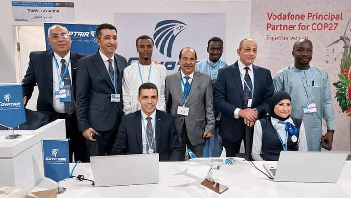 خلال تفقده جناح مصر للطيران بمعرض مؤتمر المناخ COP27 ..