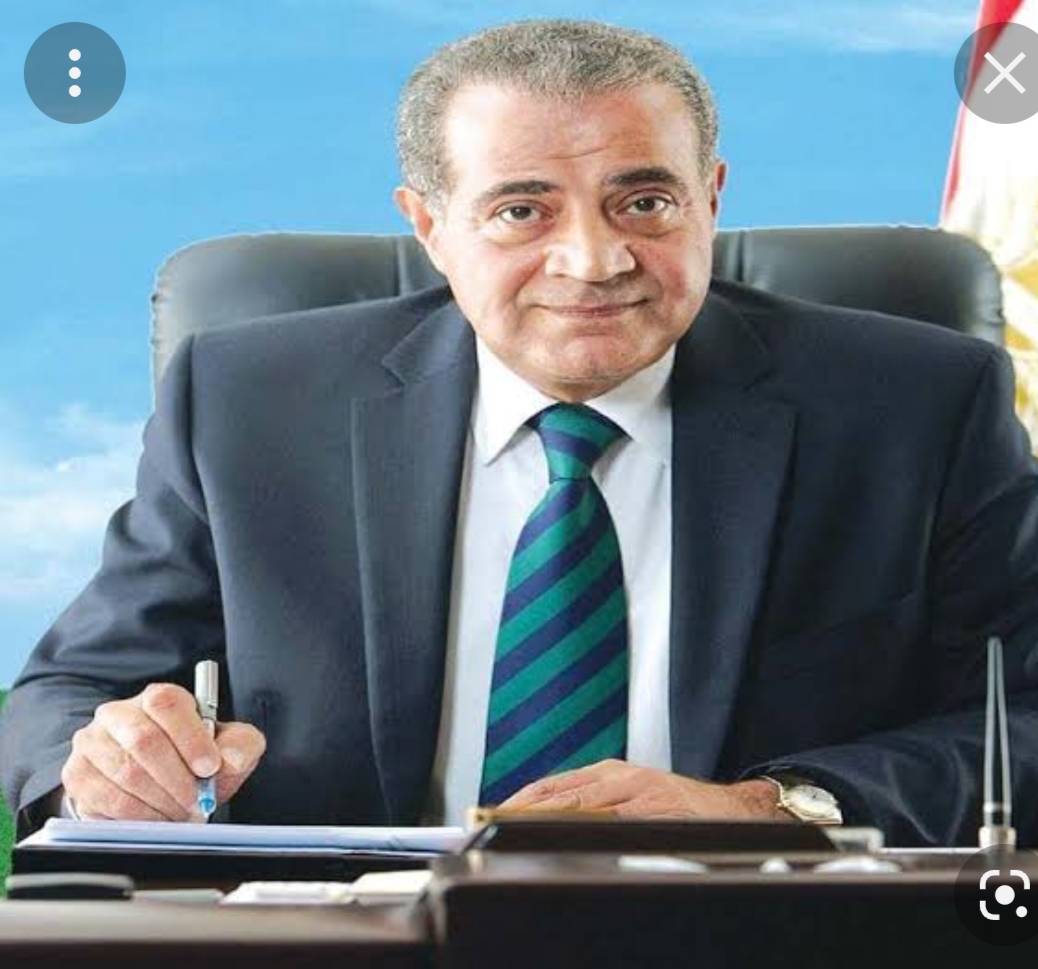 وزير التموين في مؤتمر صحفي:توقيع عقود انشاء مناطق لوجيستية