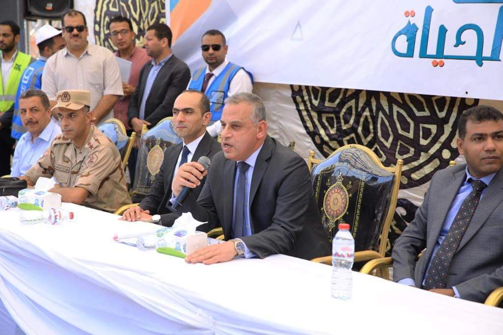 بحضور الالاف من المواطنين         محافظ سوهاج يتفقد القافلة التنموية الشاملة لمؤسسة حياة كريمة