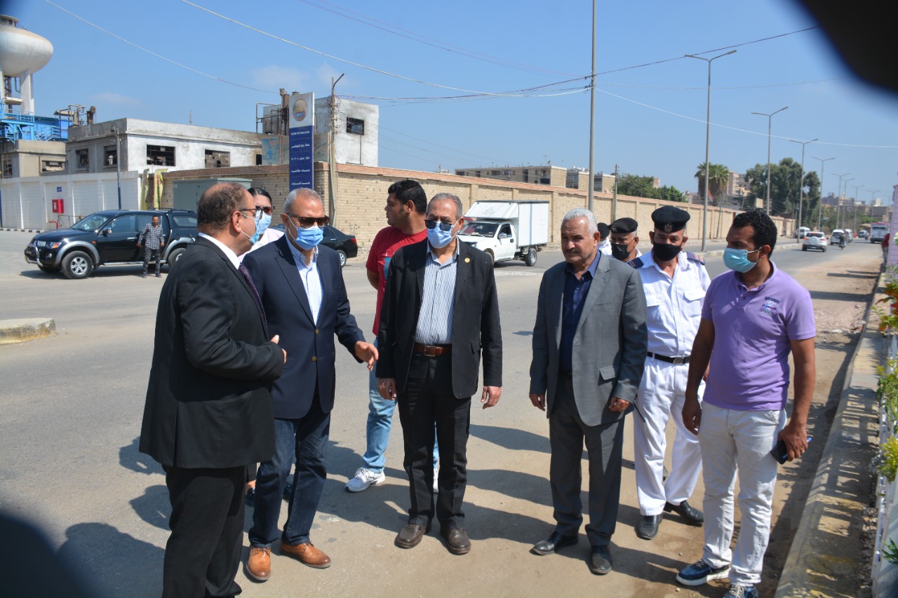 محافظ القليوبية يتفقد عدد من المواقع وقطع الأراضي بمدينة بنها وأسفل كوبري ١٥ مايو ويوجه باستغلالها لإقامة مشروعات خدمية و مشروعات للشباب