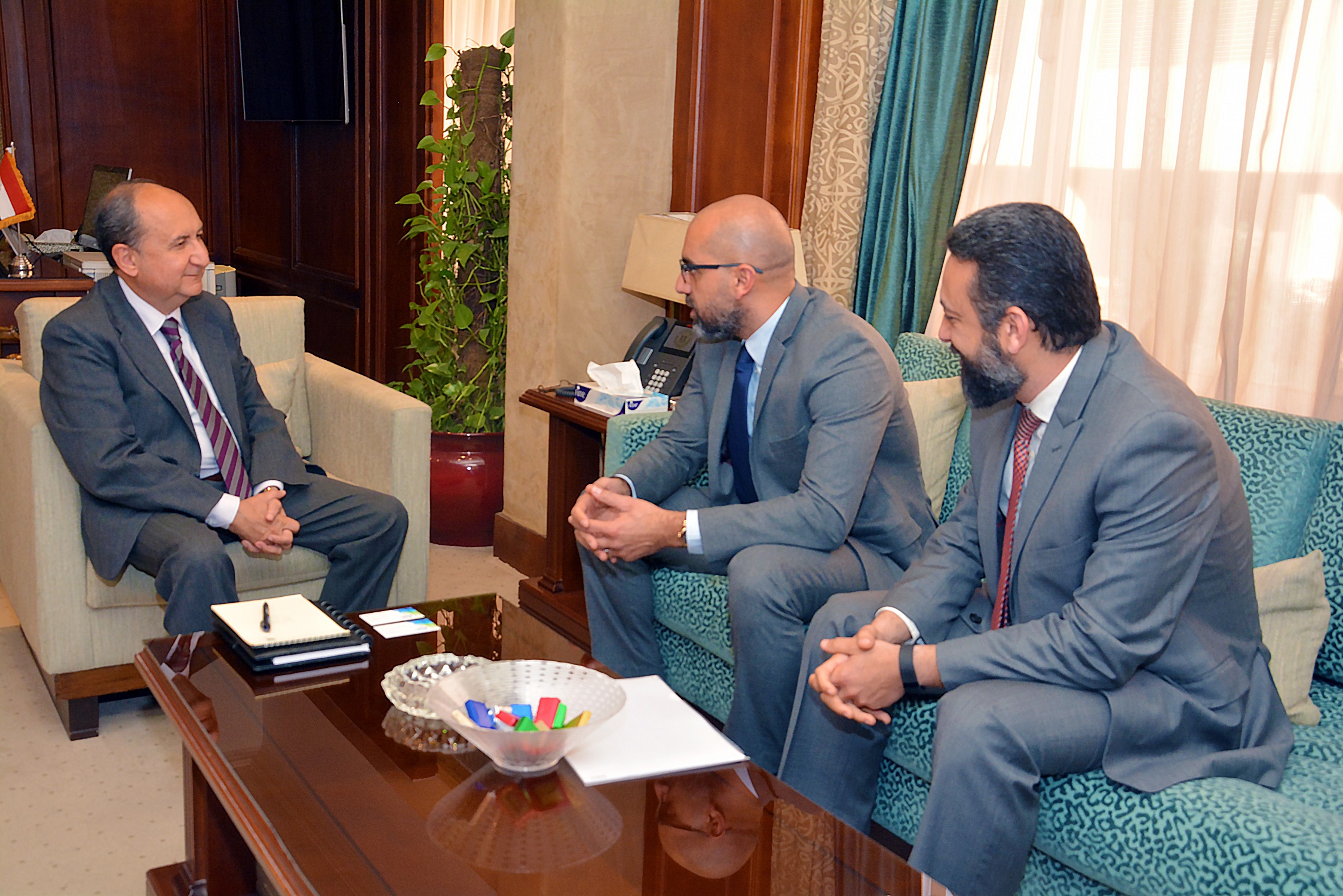 وزير التجارة والصناعة يبحث مع المدير الإقليمي لشركة بروكتر أند جامبل خطط زيادة استثماراتها بالسوق المصري