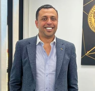 جون لوكا: يوضح أسباب ارتفاع عجز الأصول الأجنبية للقطاع المصرفي