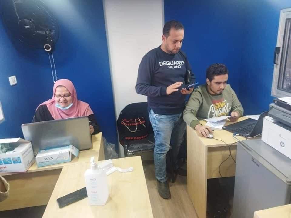 بالصور: صحة القليوبية : وكيل وزارة الصحة بالقليوبية يدشن مركزين لتطعيم المواطنين بلقاح كورونا بمحطتي مترو الزراعة وشبرا الخيمة.