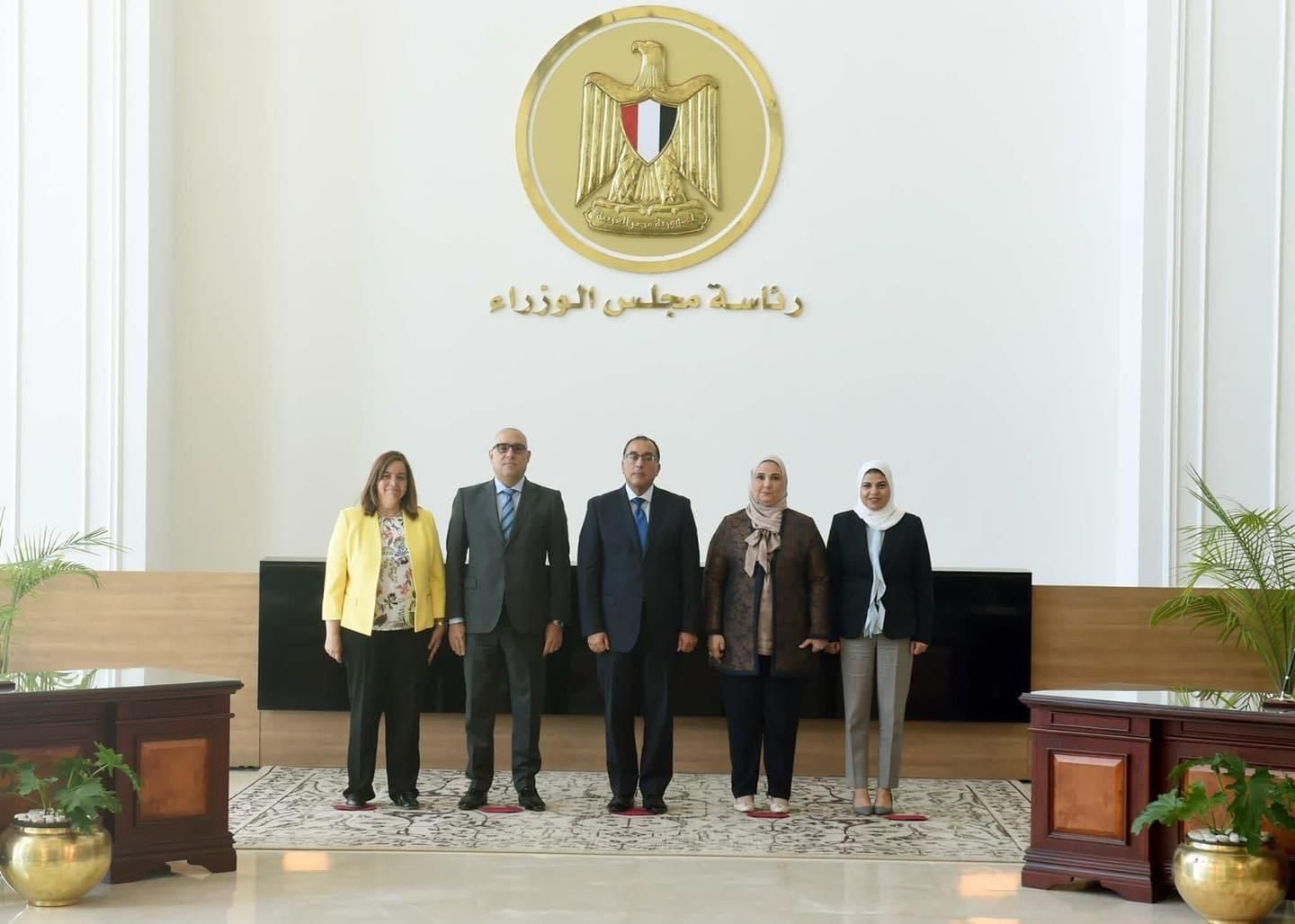 رئيس الوزراء يشهد مراسم توقيع مذكرة تفاهم بين هيئة الاستثمار وشركة "هاير" الصينية لإنشاء مجمع صناعي لتصنيع الأجهزة المنزلية والصناعات المغذية لها