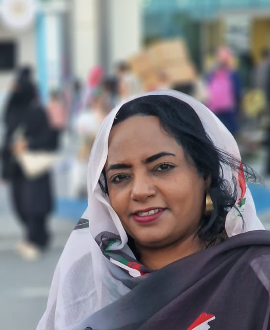 مديحة عثمان تكتب عن ديوان أعز مكان وطني السودان