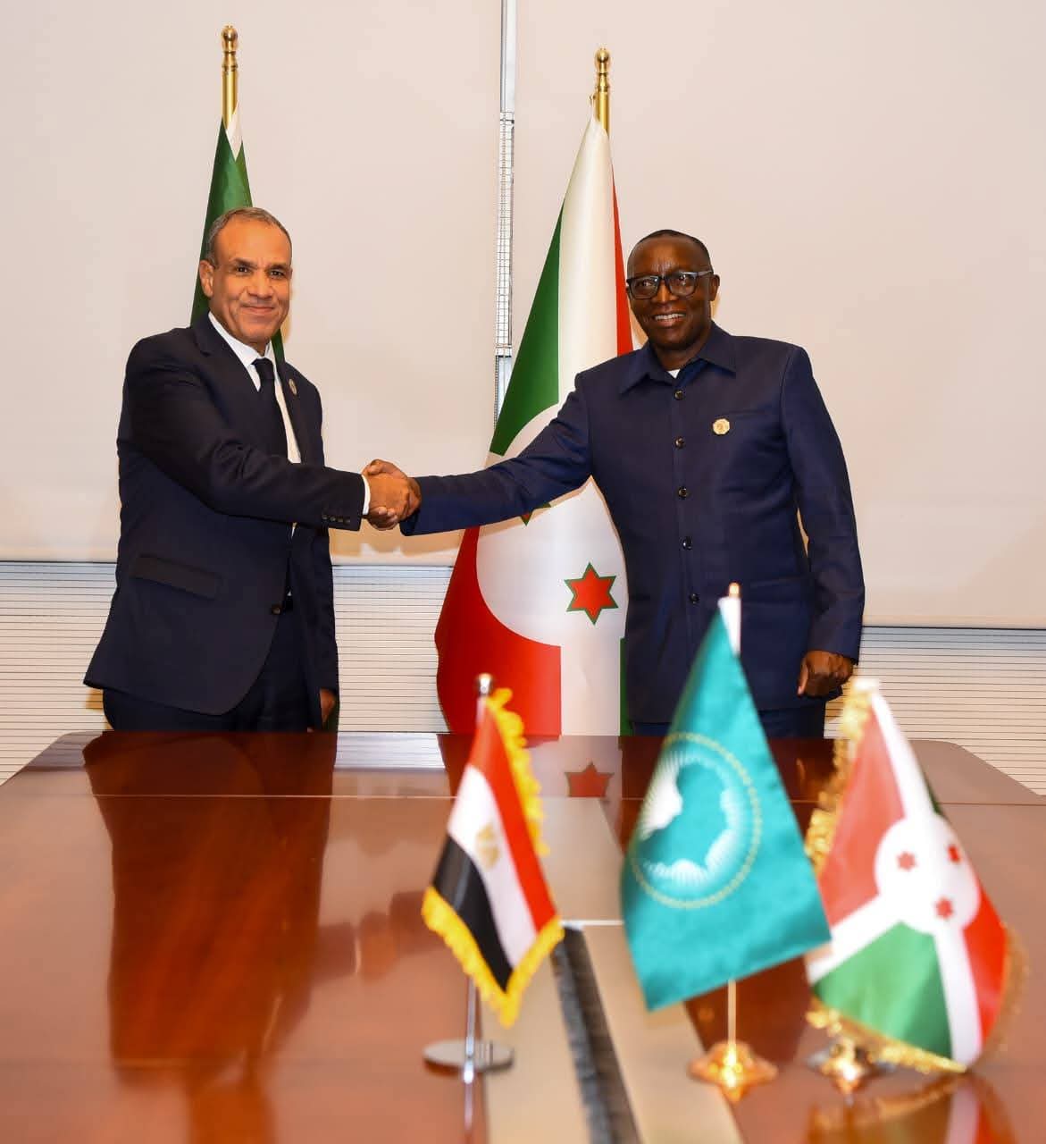 وزير الخارجية يلتقي نظيره البوروندي لبحث سبل تعزيز العلاقات الثنائية