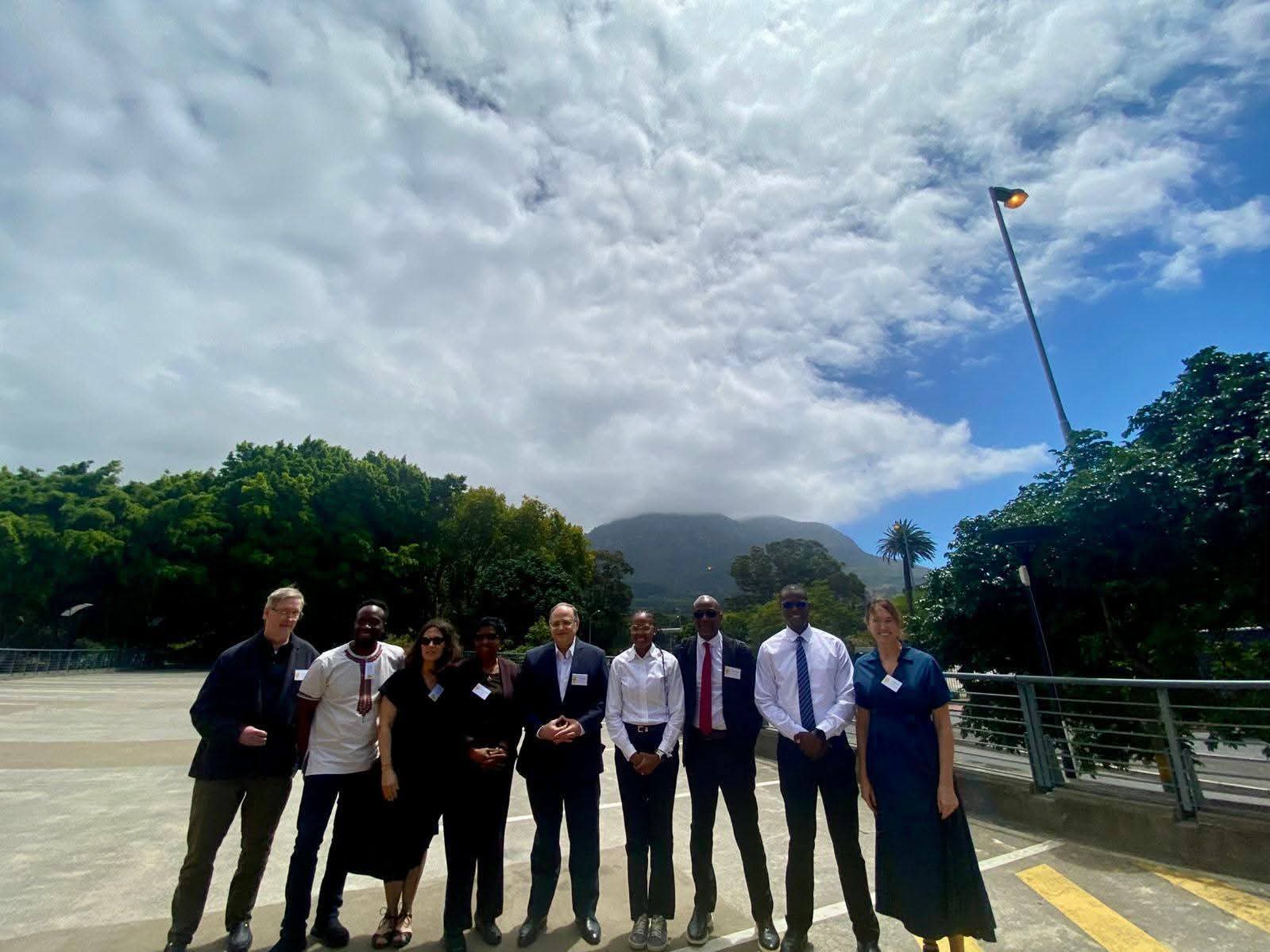 رئيس هيئة الدواء يشارك في ملتقى استخدمات الذكاء الاصطناعي في مجالات الأدوية بجنوب إفريقيا