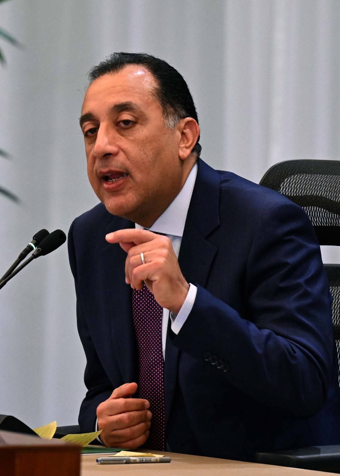 رئيس الوزراء: تنفيذ حزمة الحماية الاجتماعية فوراً وفقا لتوجيهات فخامة رئيس الجمهورية بتكلفة إجمالية تتجاوز 40 مليار جنيه