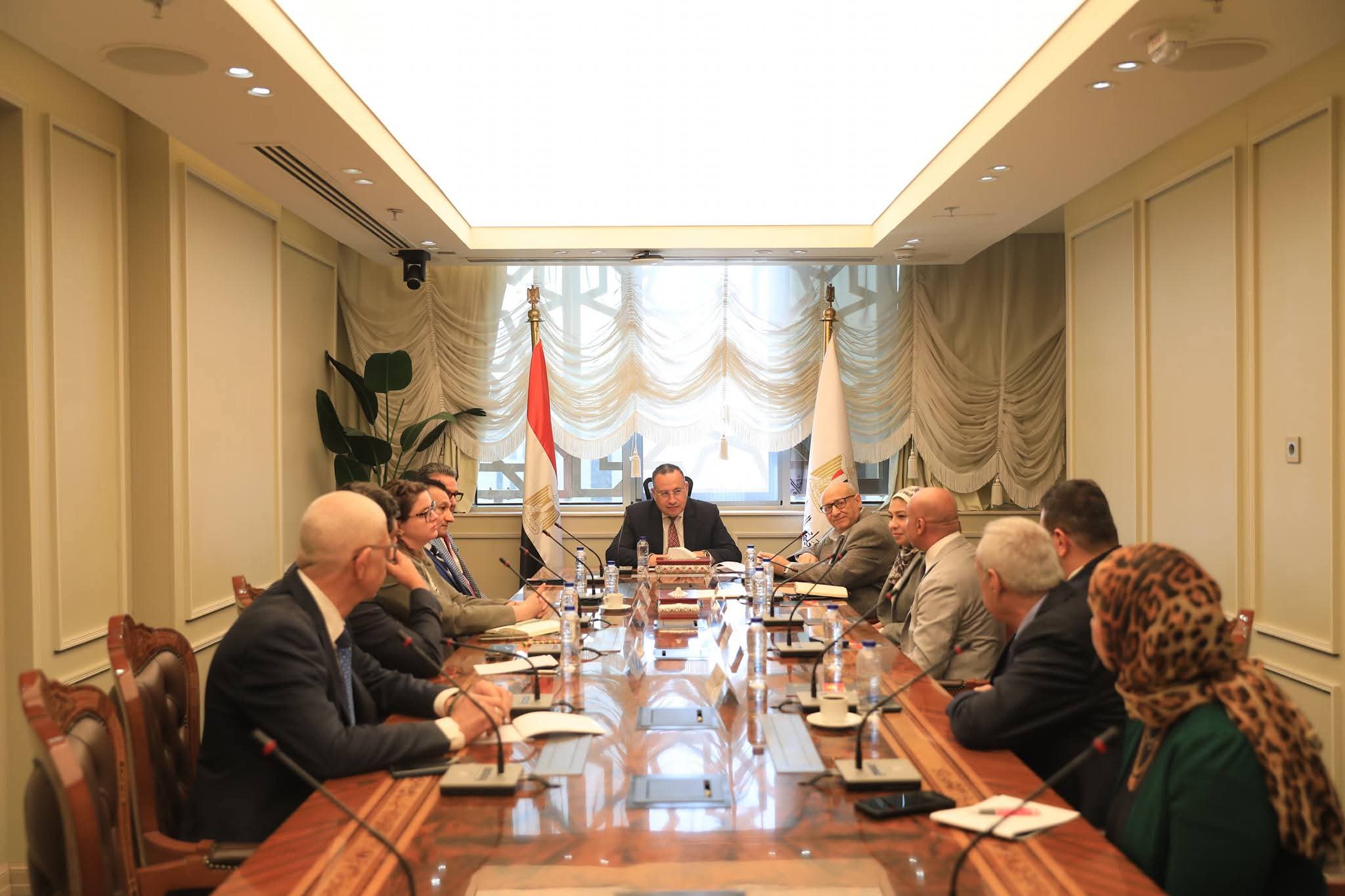 وزير التعليم العالي يبحث مع وفد جامعة رووان الأمريكية متابعة تنفيذ اتفاقية إنشاء الفرع الدولي للجامعة في مصر