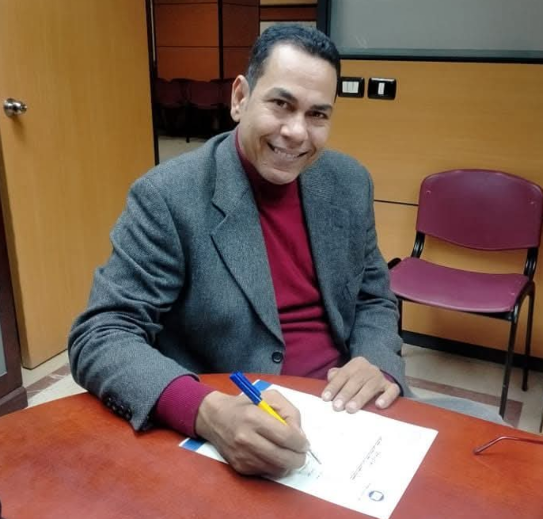 الجميلي أحمد يكتب اللواء خالد اللبان… هل يشاهد الشعر أم يشاهد الورق في الحديقة الثقافية؟