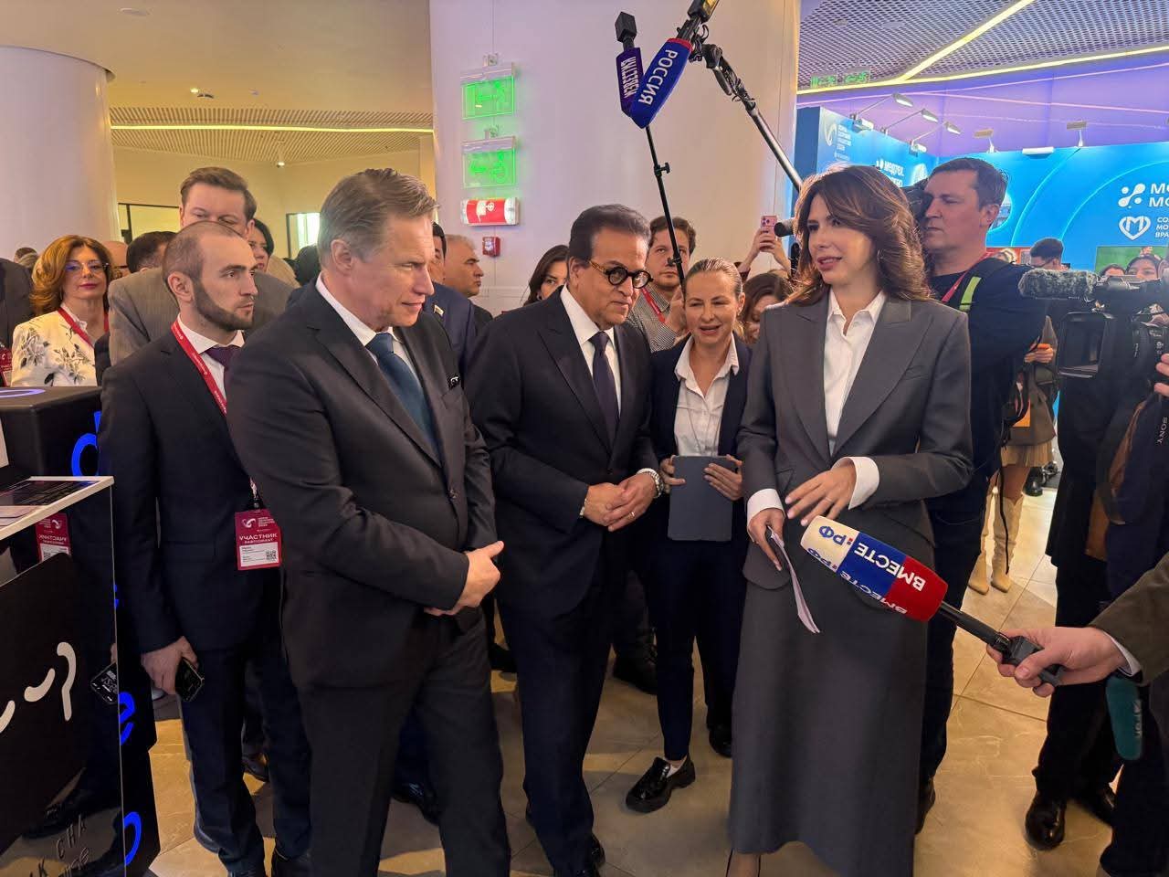 وزير الصحة يستعرض التجربة المصرية الرائدة في تطوير المنظومة الصحية خلال جلسة حوارية بمنتدى «الحياة الصحية» في موسكو