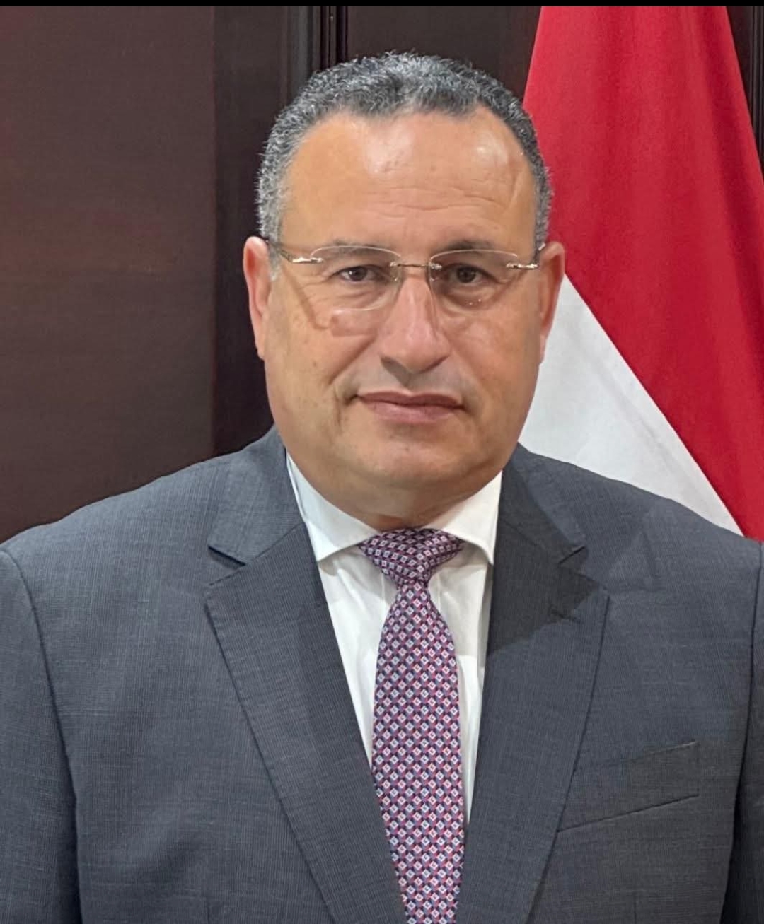 وزير التعليم العالي يوجه بتعليق الدراسة حضوريًا بالجامعات والمعاهد واستمرارها بنظام التعليم الأونلاين يومي الأربعاء والخميس