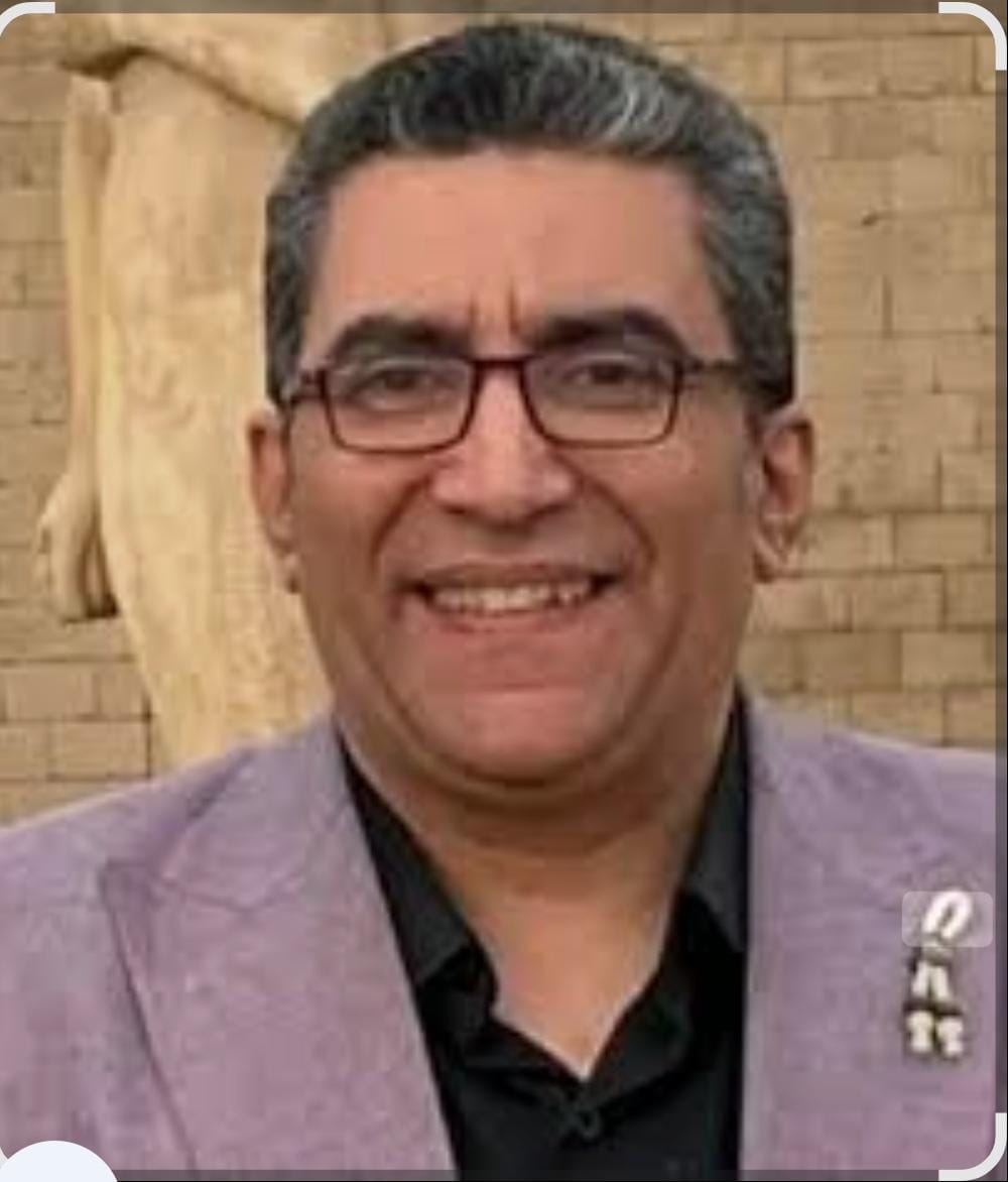 البنا" حجر الأساس في صناعة التميز البحثي بآداب أسيوط