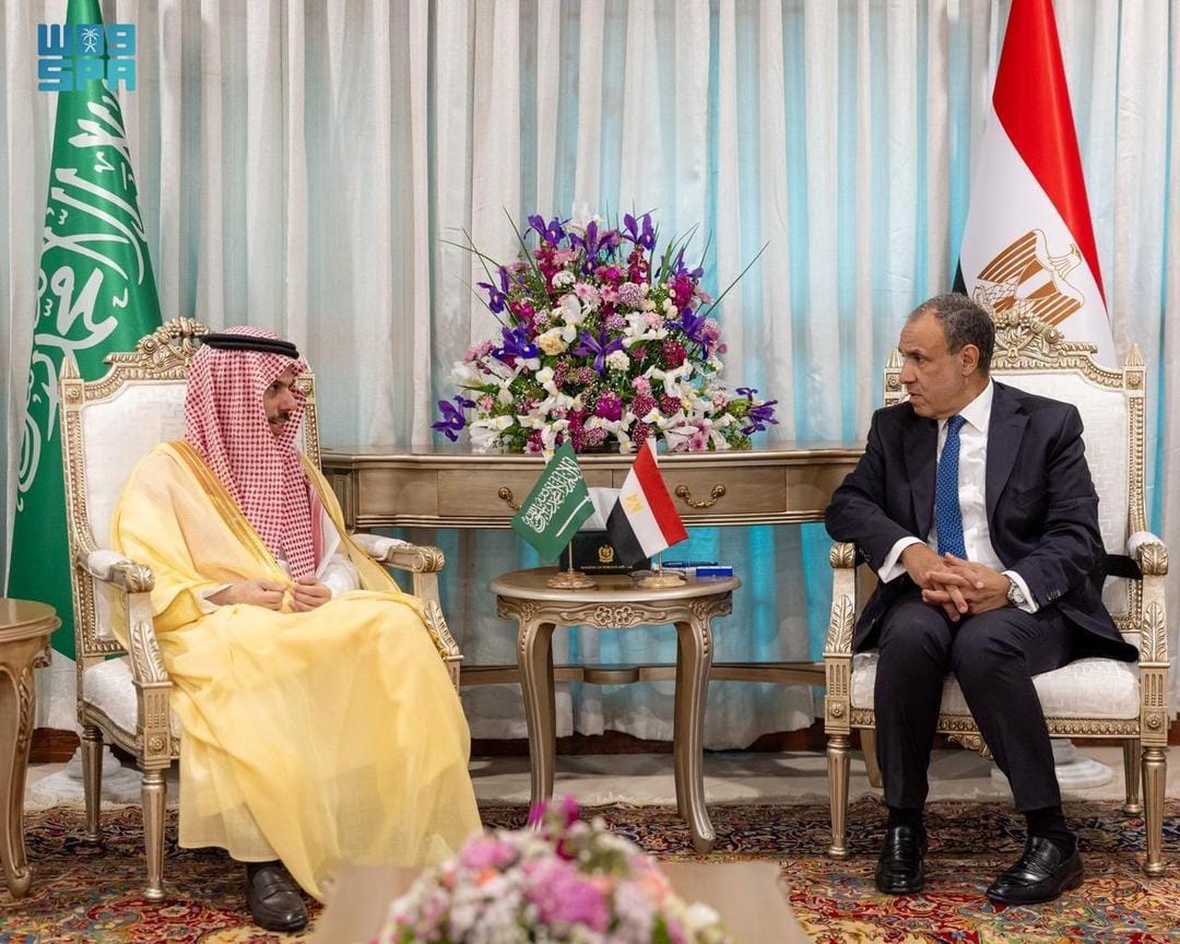 وزير الخارجية السعودي يلتقي نظيره المصري على هامش الاجتماع الوزاري الرباعي