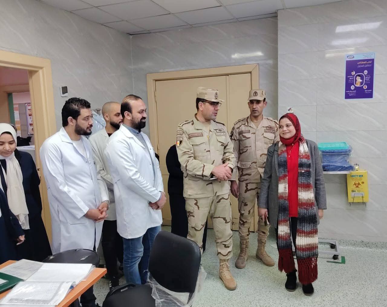 بالصور .. المستشار العسكري يتفقد مستشفى بنها للتأمين الصحي ضمن عملية "صقر"