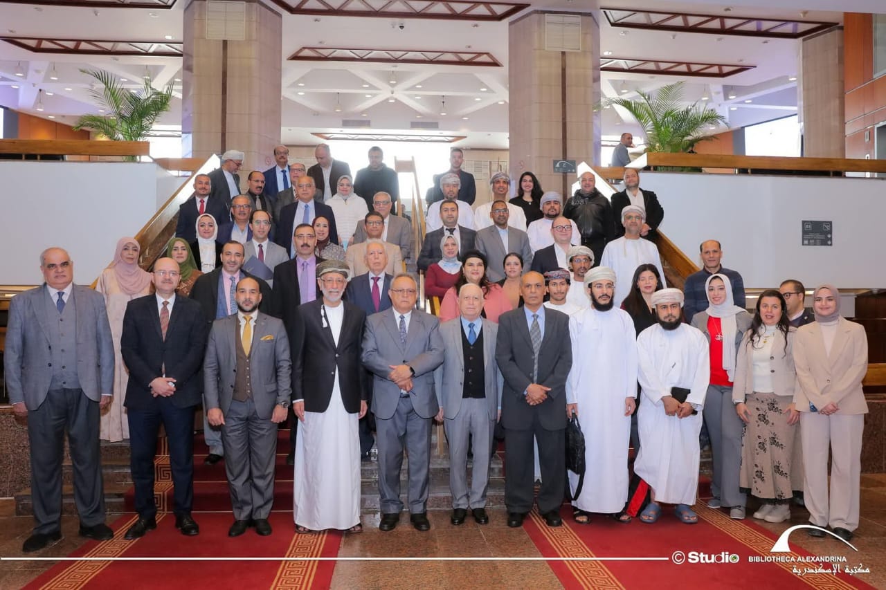 المعرفة البريطانية في تاريخ عمان والمشرف العربي بمكتبة الإسكندرية