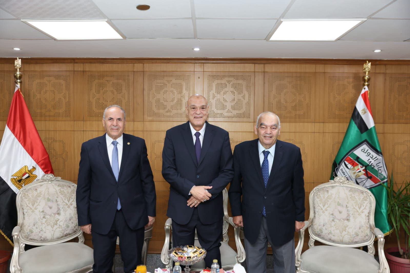 " مصطفى" و" شعيب" يهنئان  " أبو العزم" لتوليه رئاسة " قضايا الدولة"