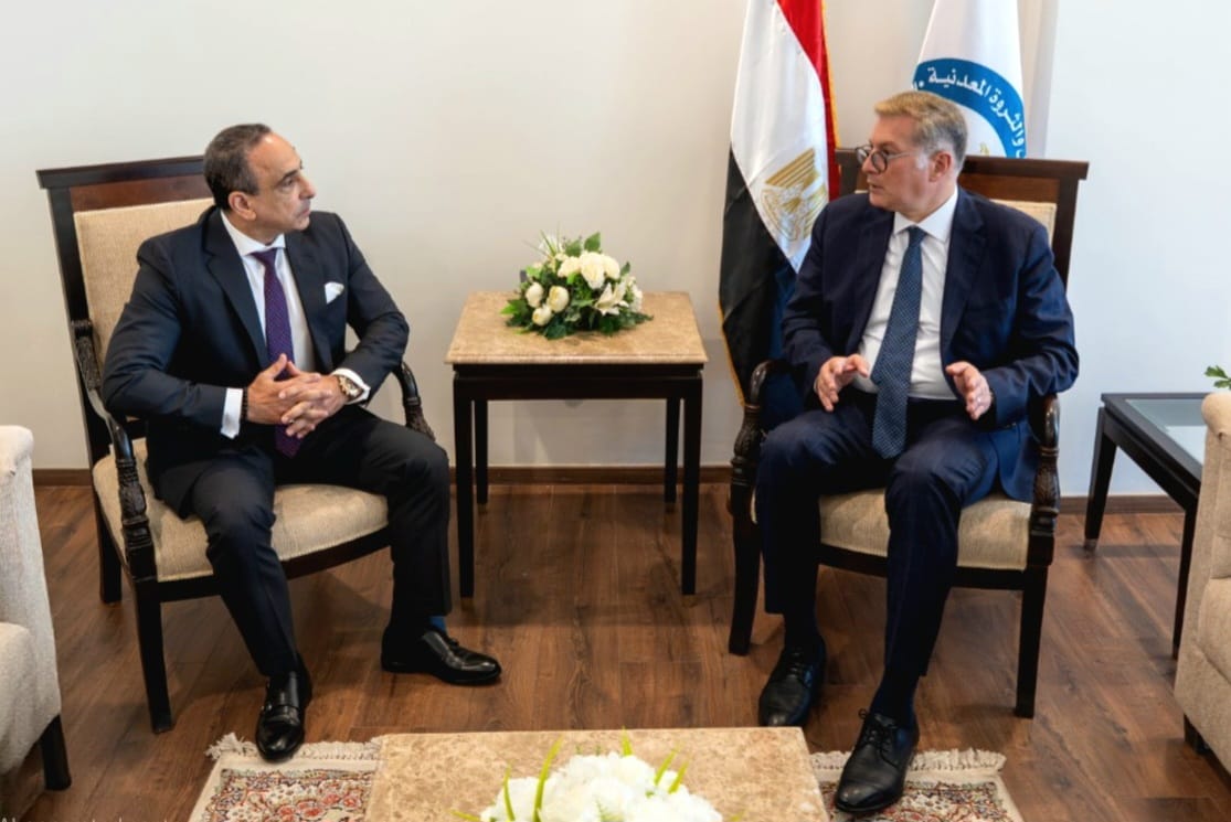  وزير البترول  يبحث مع «هاليبرتون» زيادة الإنتاج بأساليب الحفر الأفقي والتكسير "الهيدروليكي