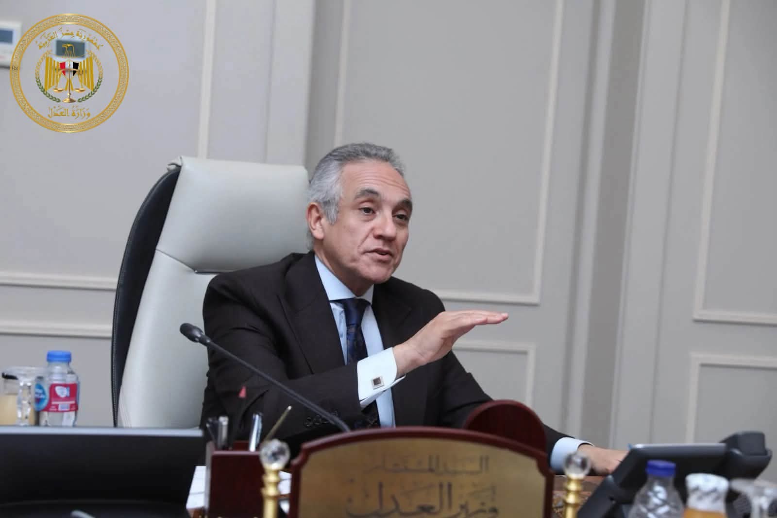 بالأقصر : مأمورية الشهر العقارى بطيبة بلا موظفين