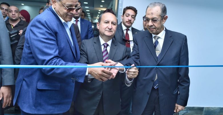 وزير الصناعة